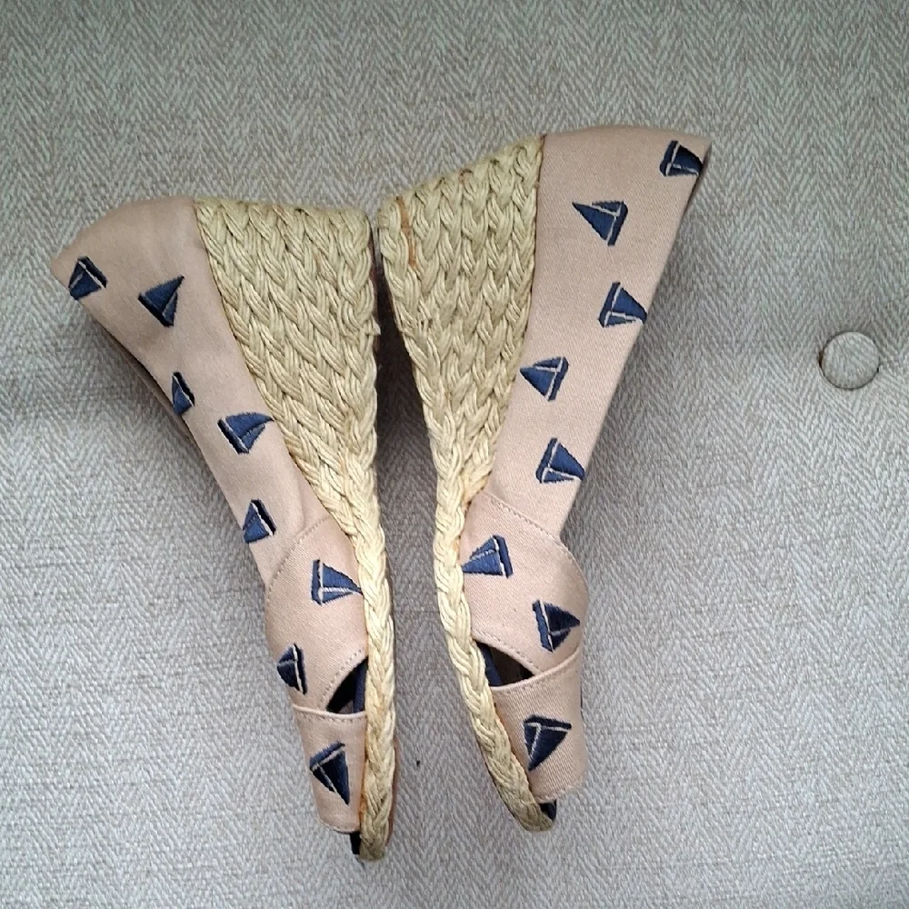 Lauren Ralph Lauren Tan Canvas Flats with Navy Sailboat Embroidery - Picture 6 of 7